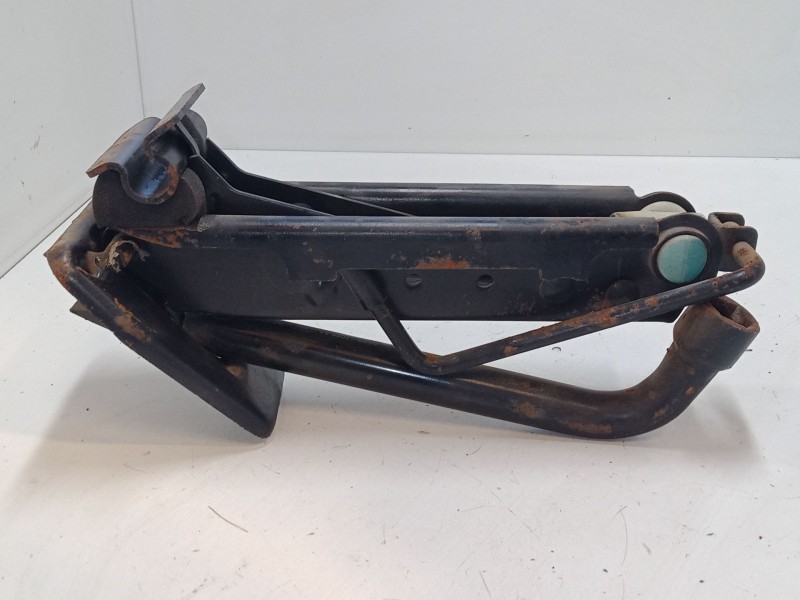 Recambio de gato para ford fiesta iv (ja_, jb_) 1.3 i referencia OEM IAM   