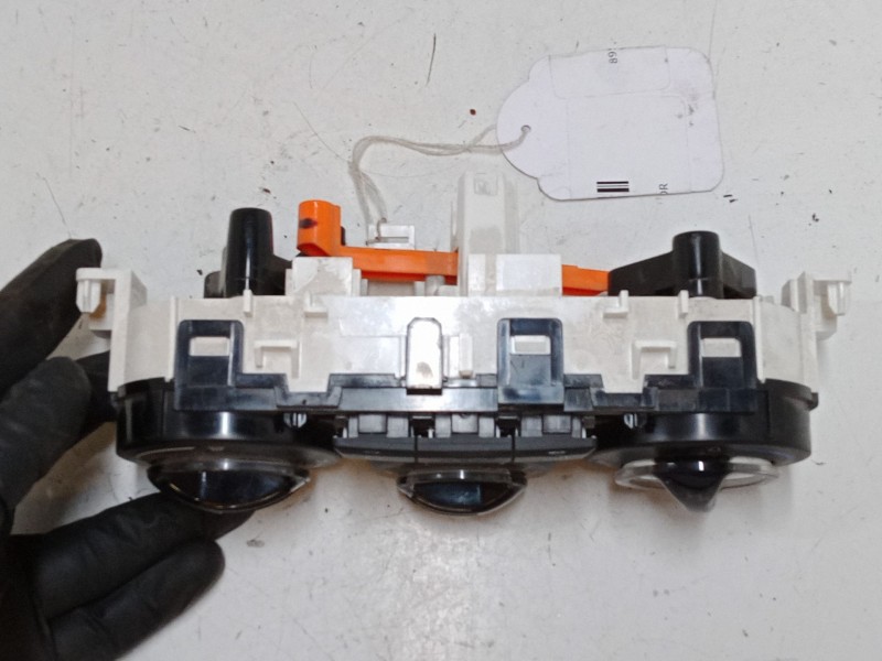 Recambio de mando climatizador para peugeot 2008 i (cu_) 1.2 vti referencia OEM IAM E1063071  