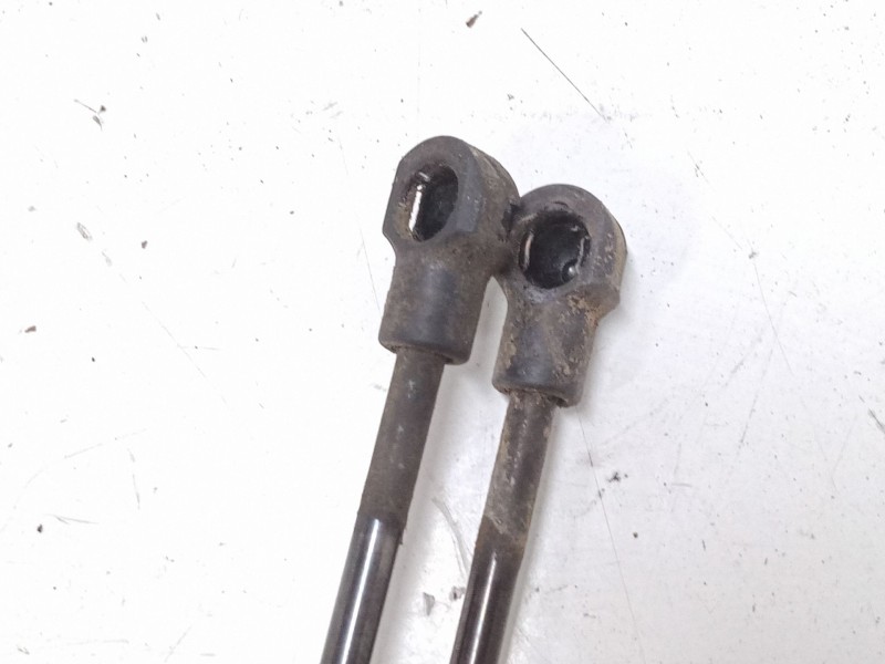 Recambio de amortiguadores capo para volvo v70 ii (285) 2.4 referencia OEM IAM   