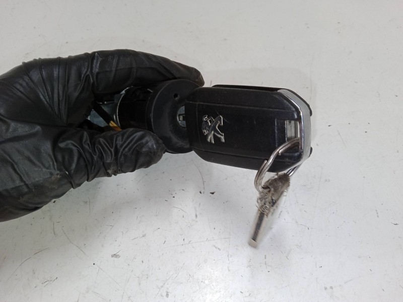 Recambio de clausor para peugeot 2008 i (cu_) 1.2 vti referencia OEM IAM 9663123380  