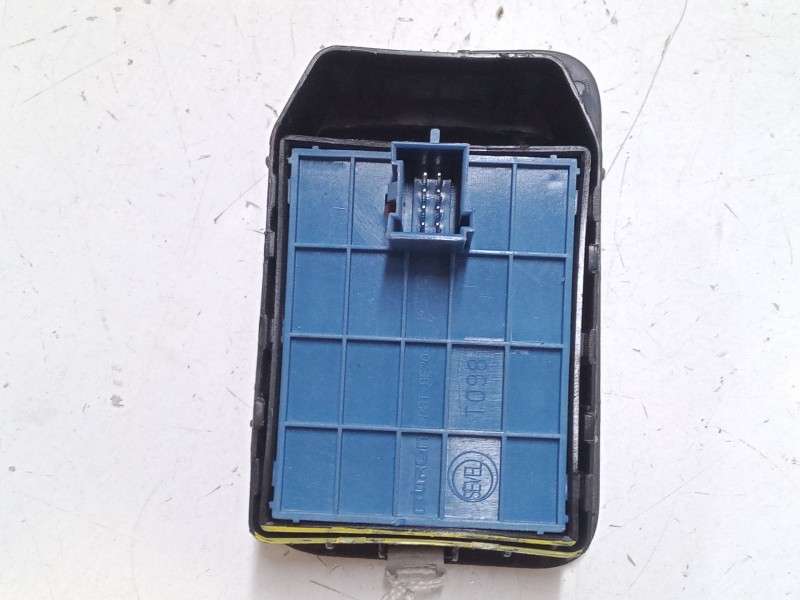 Recambio de mando elevalunas delantero izquierdo para peugeot bipper tepee 1.3 hdi 75 referencia OEM IAM   